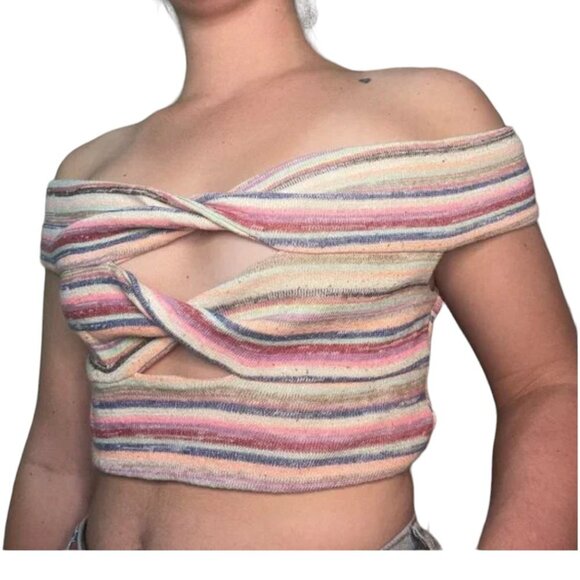 URBAN OUTFITTERS Kimchi Blue Off Shoulder Twisted Front Crop Top - M - Picture 1 of 5